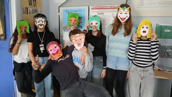 masques club grec.jpg